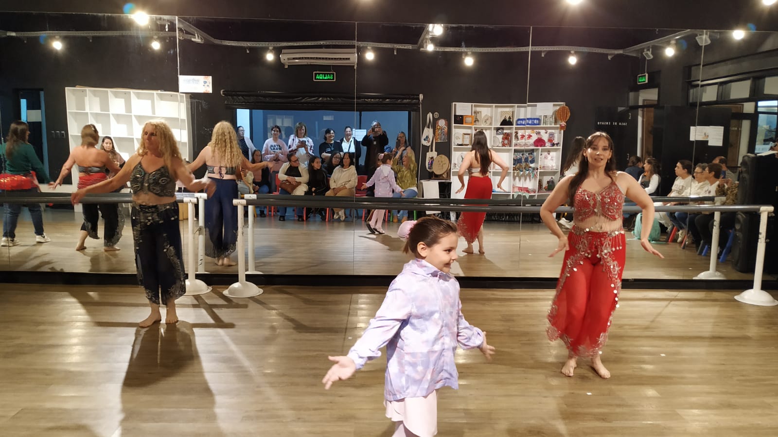 Celebrando_la_Cultura_y_la_Danza_en_el_CAEF.jpeg