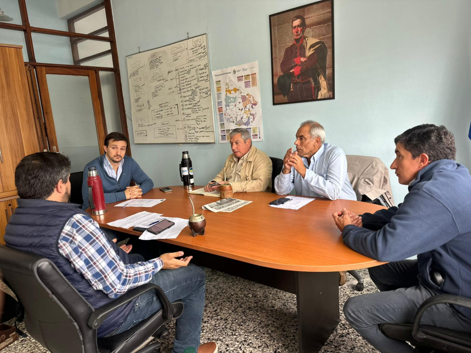 Definen_agenda_de_obras_en_Casupá_junto_al_intendente_Enciso.jpeg