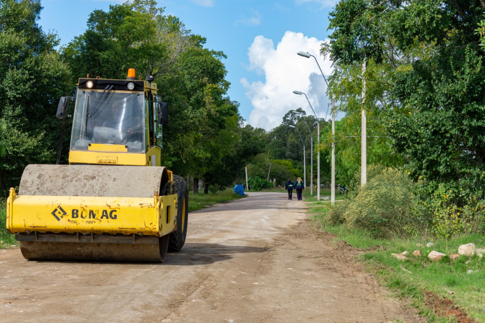 Trabajos_de_caminería_en_Sarandí_Grande_previo_al_raid_33_Orientales.jpeg