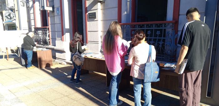Suelta de libros en el “Día Internacional del Libro”