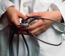El 30% de los médicos en el interior ejercen sin terminar su especialización, según FEMI