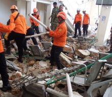 Terremoto de magnitud 7,7 en Indonesia dejó al menos 47 muertos