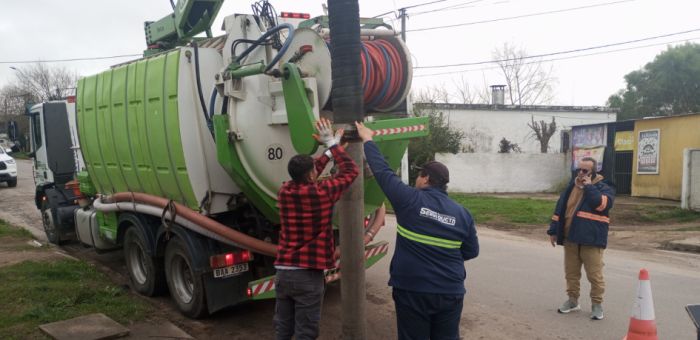 Intensifican la limpieza de bocas de tormenta para prevenir anegamientos