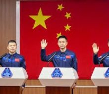 China lanza su misión con astronauta que permanecerá por primera vez en el espacio durante un año