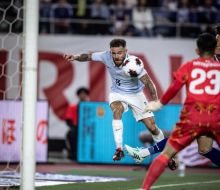 Uruguay cayó 3-1 ante Japón en el debut de Diego Forlán como entrenador