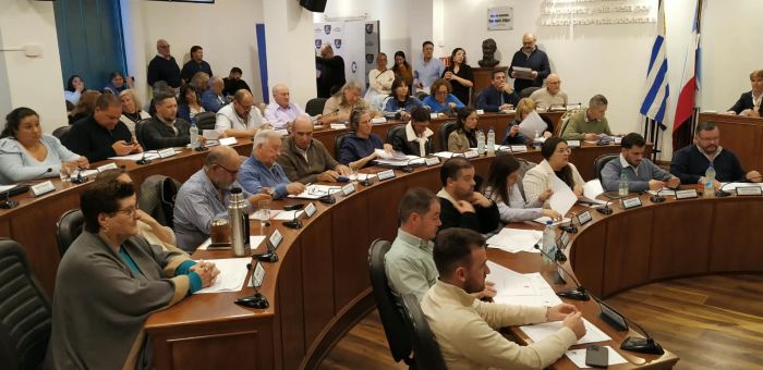 Sesionó la Junta Departamental con intercambio entre ediles y Presidente por procedimiento aplicado en Asuntos Internos