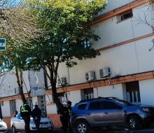 Camioneta impactó contra el ingreso del Hospital Raúl Amorín Cal