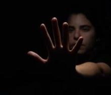 Hombre prometía empleo doméstico, las encerraba y obligaba a ingresar droga a cárcel