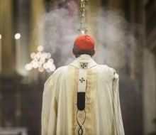 "La agenda se mantiene. No hay cambios previstos", señaló la CEU tras el anuncio del papa de su operación