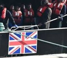 En Reino Unido proponen desplegar la Marina para frenar la llegada de migrantes