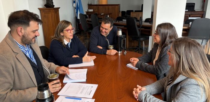 Presidente de la Junta Departamental se reunió con autoridades de INAU