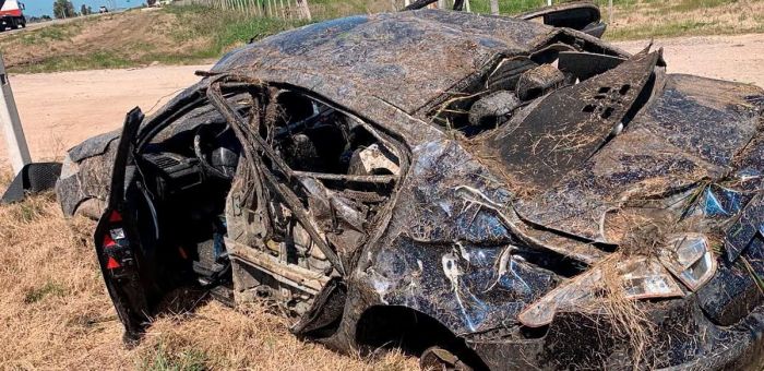 Persona resultó con lesiones leves tras vuelco de auto en ruta 5 