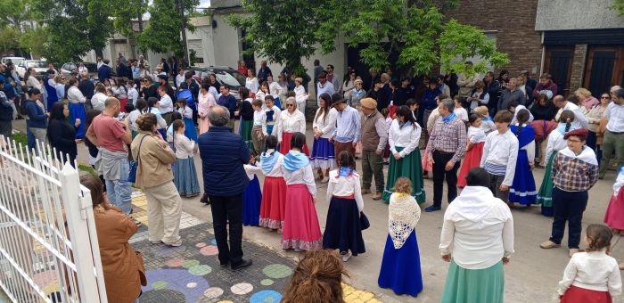 La Escuela de Educación Artística realizó un encuentro con las familias y la participación de Lucía Aramburu