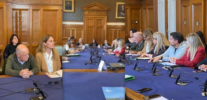 Reunión en el Parlamento por los 100 años del voto femenino
