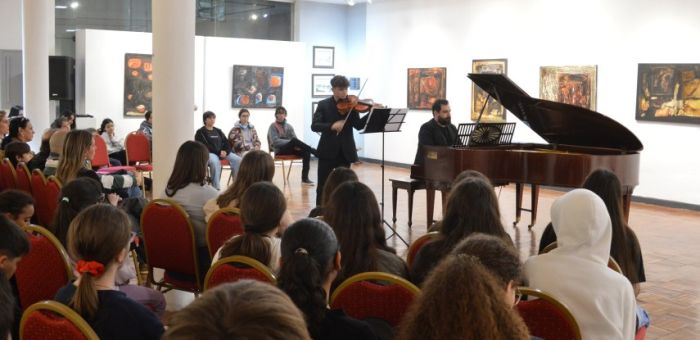 Juan Laborde se presentó en el MAVEA junto al pianista italiano Mario Montore