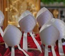 El Vaticano confirmó la excomunión de seis obispos tradicionalistas por desafiar al papa