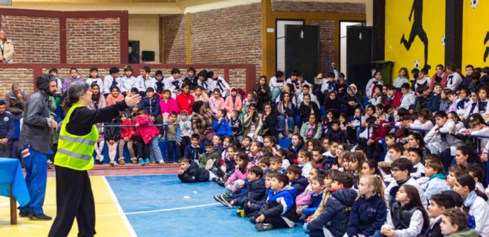 Obra de teatro sobre los derechos de la niñez se presentó en Sarandí Grande