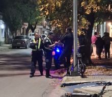 Choque entre auto y monopatín