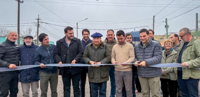 Sarandí: Quedaron inauguradas las nuevas calles pavimentadas del barrio 12 de Octubre