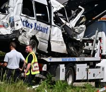 Micro escolar fue embestido por un tren en Bélgica: cuatro personas murieron