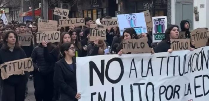 Estudiantes del CERP marcharon en Florida en rechazo al plan de titulación