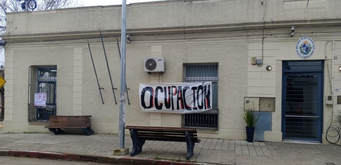 Estudiantes del IFD ocupan el centro educativo en respaldo a alumnos del CERP