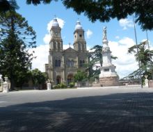 Corte de tránsito en calle Gallinal por tareas de hidrolavado en la Catedral Basílica
