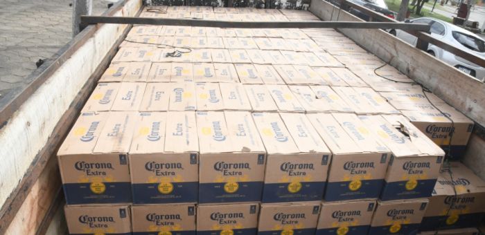Interceptan en Fray Marcos un camión con 4.800 botellas de cervezas de contrabando