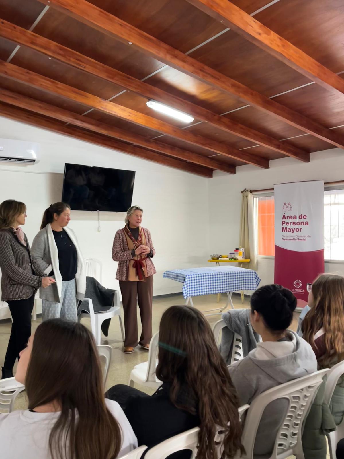 Actividad_intergeneracional_en_Fray_Marcos_2.jpeg