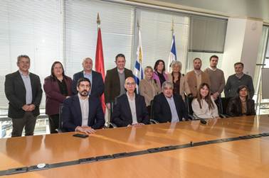 Antel_firmó_convenio_con_Tata_San_Roque_y_Frontoy.jpg