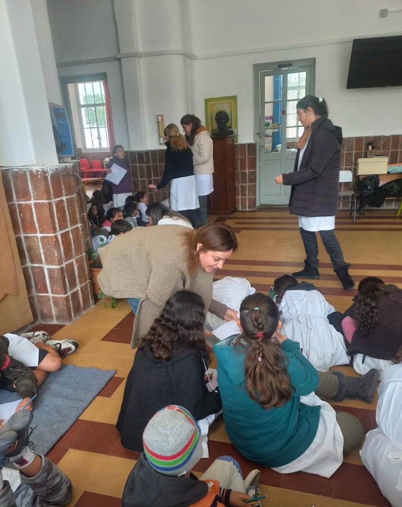 Biblioteca_Municipal_llevó_actividades_de_lectura_y_creatividad_a_la_Escuela_Nº_34_de_Casupá.jpeg