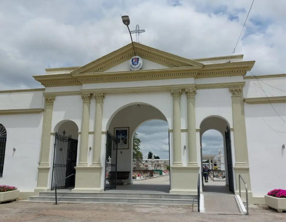 Cambio_de_horario_del_Cementerio.jpg