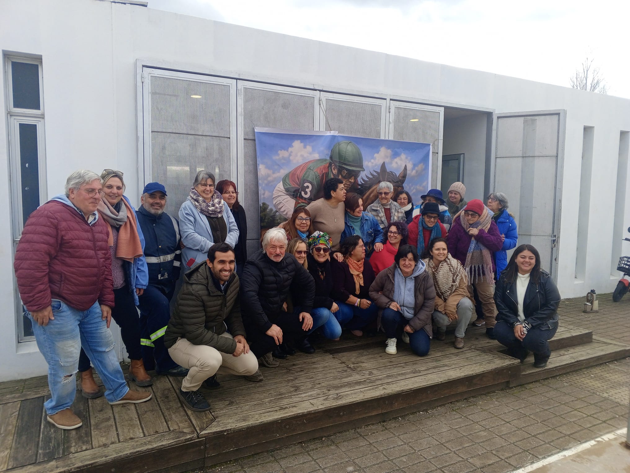 Comenzó_la_creación_de_un_mural_en_mosaico_en_homenaje_a_Irineo_Leguisamo.jpeg