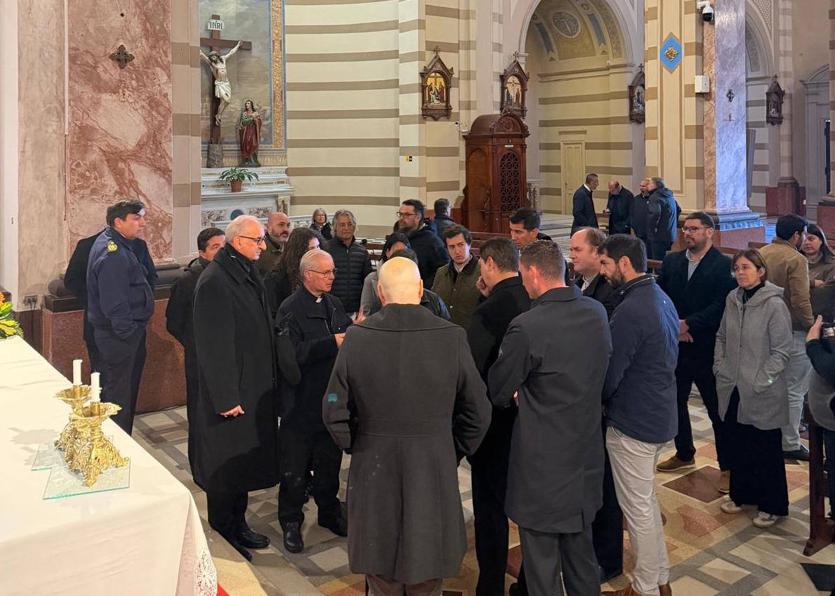 Comitiva_del_Vaticano_recorrió_el_Hipódromo_y_la_Catedral_de_Florida.jpeg