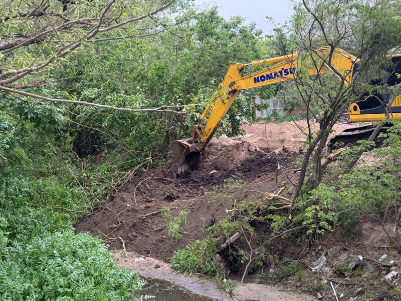 Continúan_los_trabajos_de_canalización_y_limpieza_del_arroyo_Tomás_González.jpg