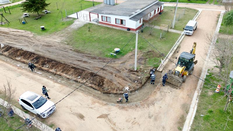 Continúan_los_trabajos_de_recuperación_de_la_red_vial_urbana_y_rural.jpg