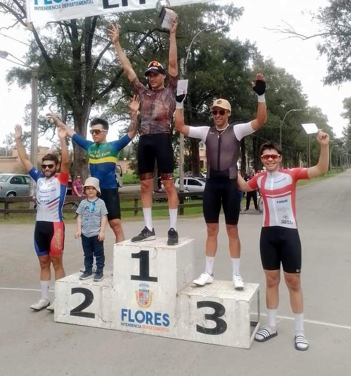 Critérium Apertura de la Federación Ciclista Trinitaria Luis Pablo Puentes ganó en Junior 2