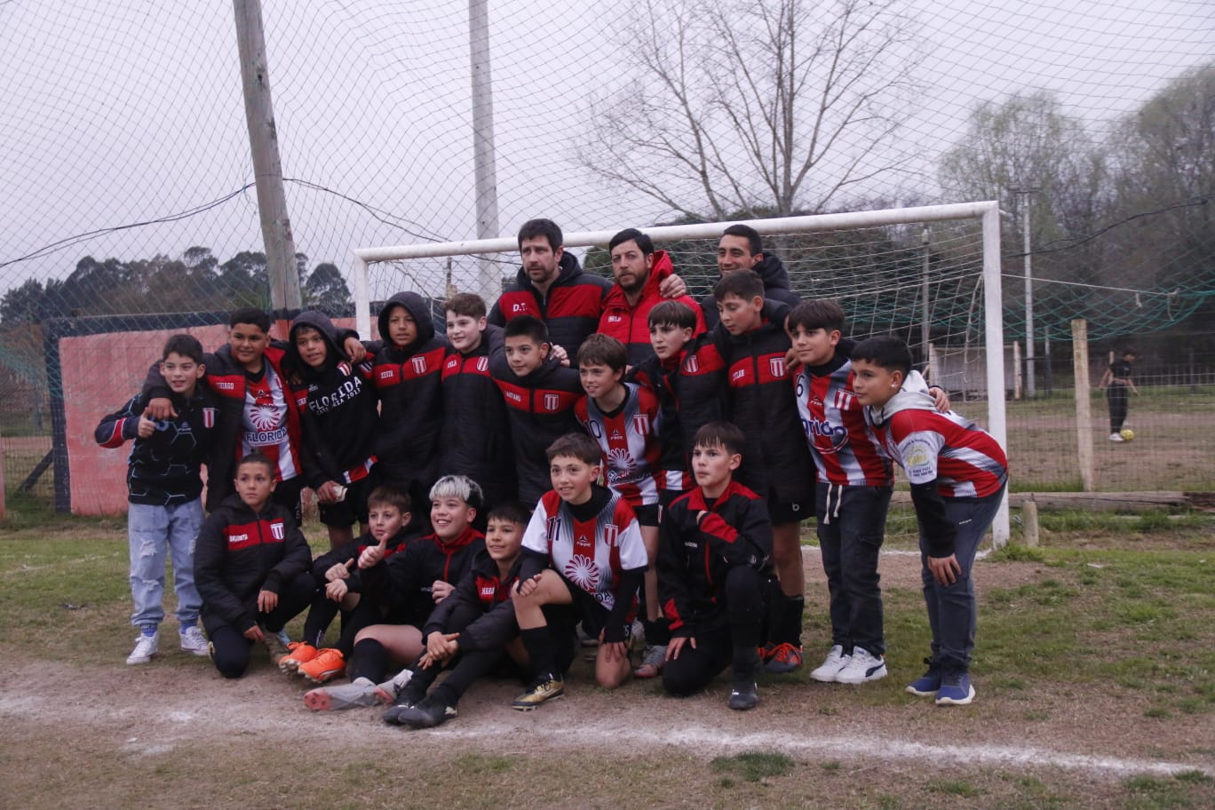 Fútbol infantil Selección 2013 clasificó a segunda fase