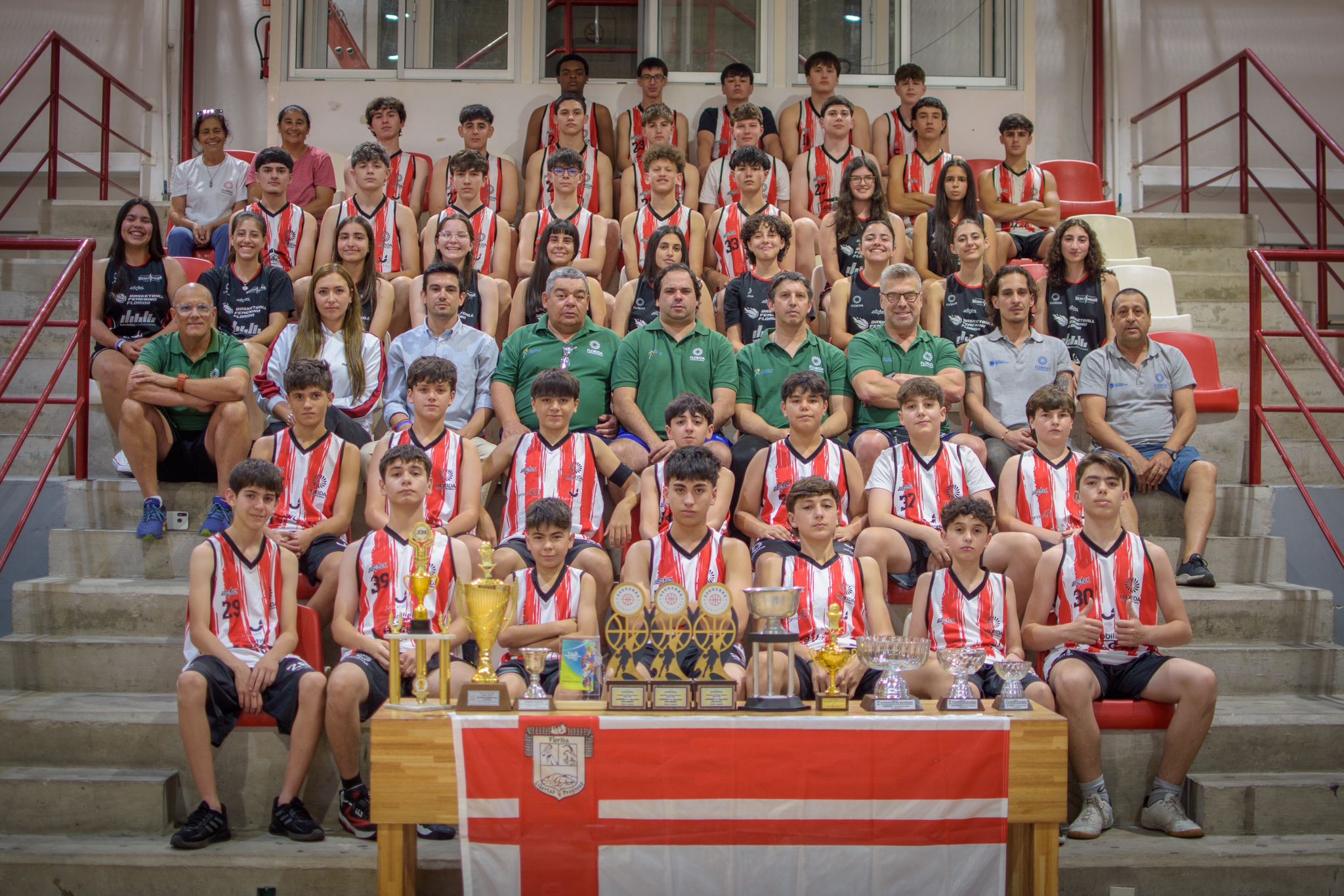 Gran año de la Escuela Municipal de Básquetbol