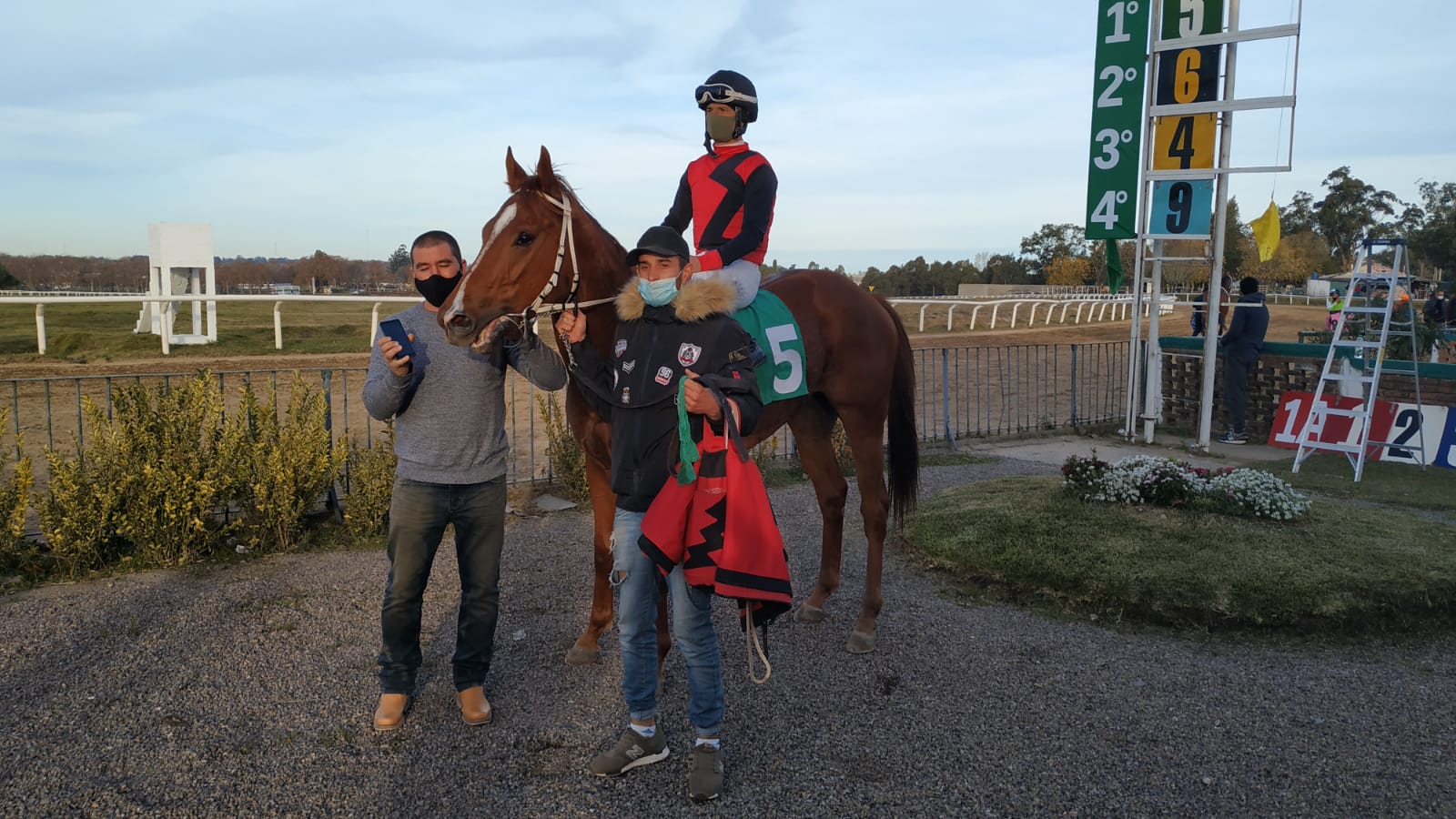 Se desarrolló la tradicional jornada hípica del 3 de junio en el Hipódromo Irineo Leguisamo 3