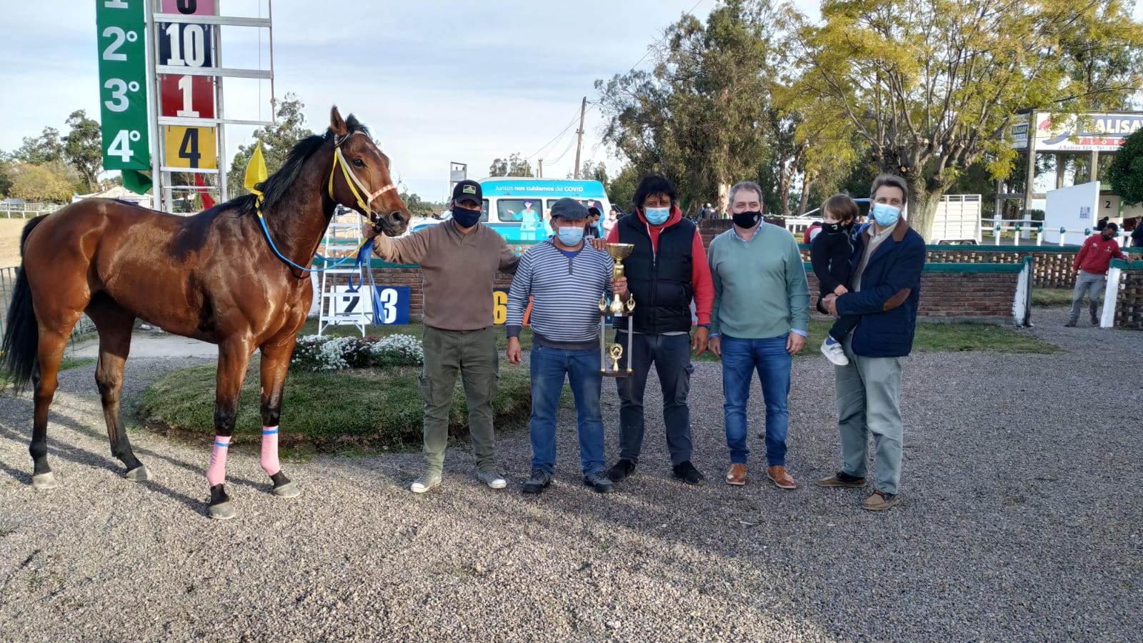 Se desarrolló la tradicional jornada hípica del 3 de junio en el Hipódromo Irineo Leguisamo 4