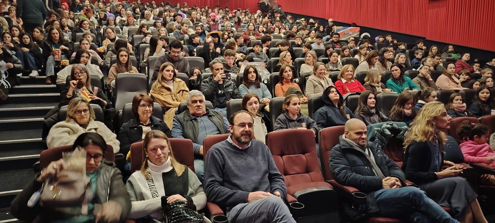 Detrás_de_la_Señal_del_Liceo_I.M.O._ganó_la_cuarta_edición_de_Filma_Florida_3.jpeg