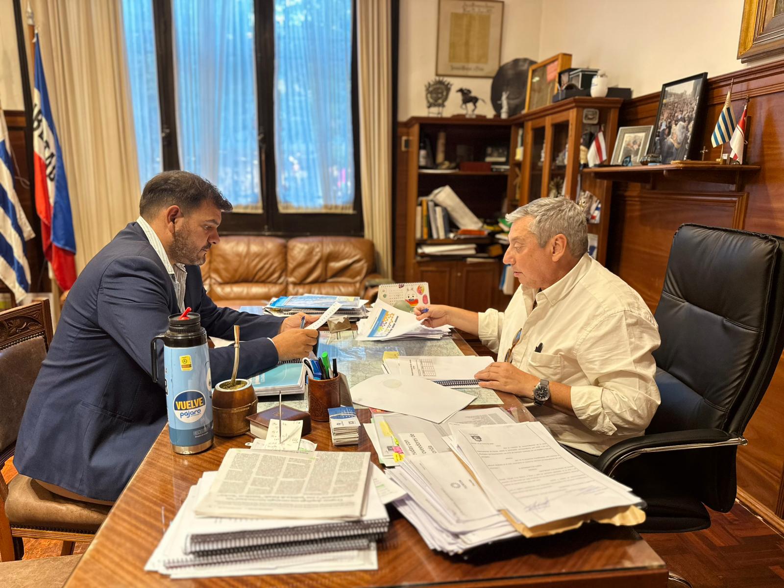 Edil_Cayetano_Stopingi_se_reunió_con_el_intendente_Carlos_Enciso_por_el_presupuesto_quinquenal.jpeg