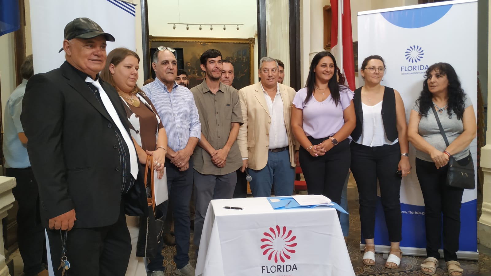 Entrega_de_maquinaria_a_emprendedores_beneficiarios_del_Programa_de_Inversión_Productiva.jpeg