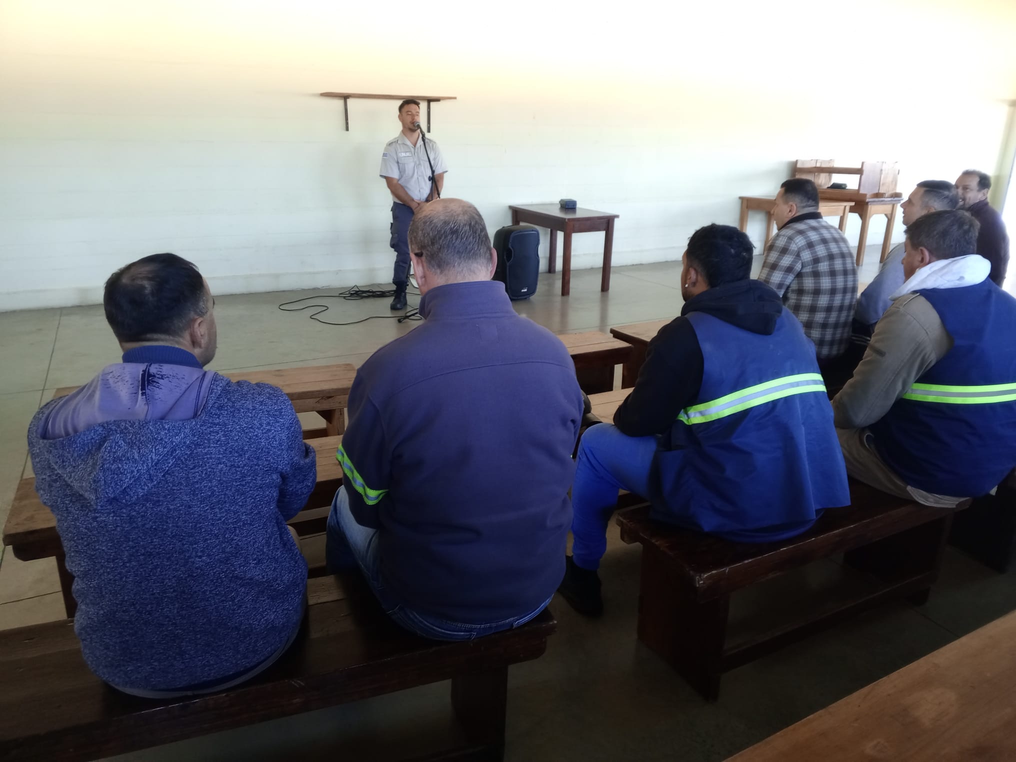 Entregaron_diplomas_del_curso_Introducción_al_Sonido_en_Vivo_en_la_Unidad_Nº_19_del_INR_2.jpeg