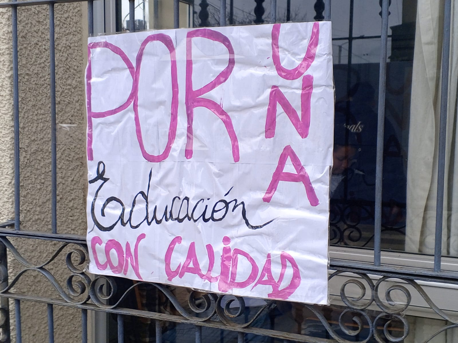 Estudiantes_del_IFD_ocupan_el_centro_educativo_en_resalado_a_alumnos_del_CERP_2.jpeg