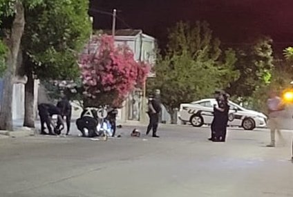 Grave_choque_entre_dos_motos_dejó_dos_jóvenes_en_CTI.jpeg
