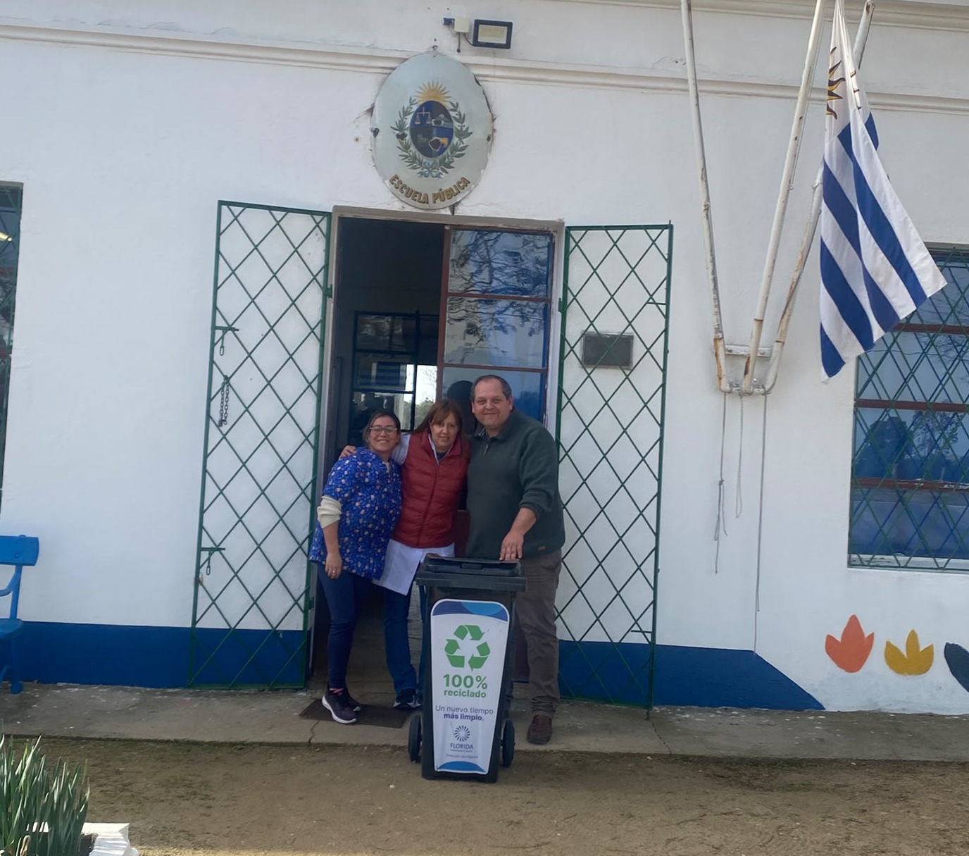 Instalaron_un_contenedor_en_la_Escuela_Nº_61_tras_planteo_realizado_en_Exitorama.jpeg