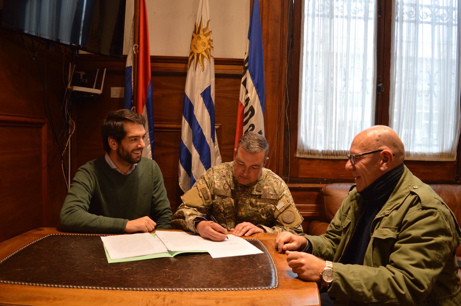 Intendencia_de_Florida_y_Batallones_del_Ejército_acuerdan_tareas_de_poda_en_la_ciudad.jpeg