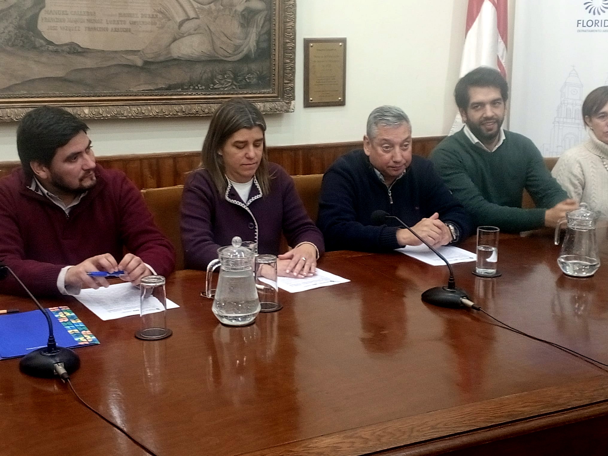 Intendencia_de_Florida_y_Ministerio_de_Vivienda_firmaron_convenio_para_impulsar_proyectos_de_integración_social_y_urbana_3.jpeg